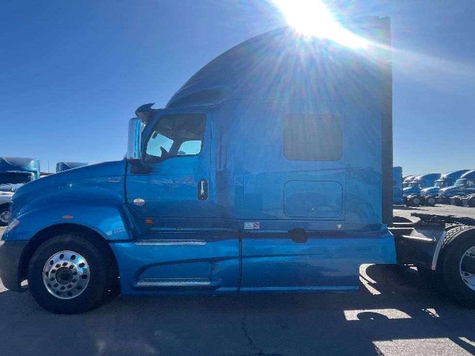 Sleeper Tractor-Heavy Duty Tractors-International-2020-LT625-El Paso-TX-713,456\n\t\tmiles-$ 30,750 - Image 4