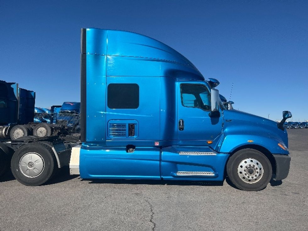 Sleeper Tractor-Heavy Duty Tractors-International-2020-LT625-El Paso-TX-713,456\n\t\tmiles-$ 30,750 - Image 8