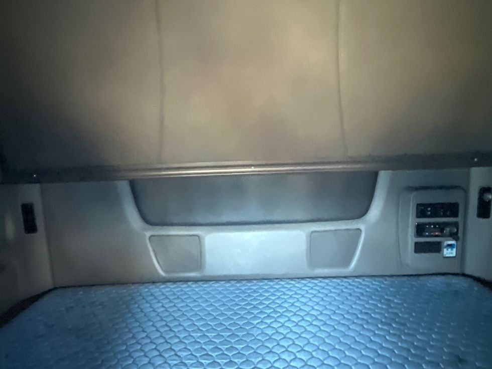 2020 International LT625 LT photo 16