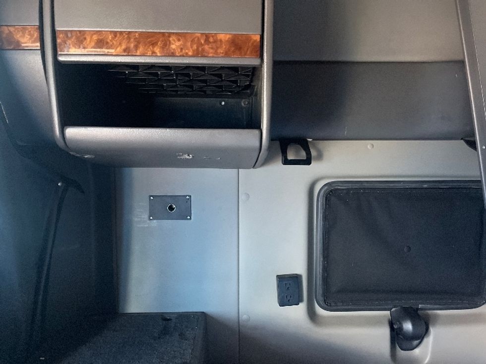 Sleeper Tractor-Heavy Duty Tractors-International-2020-LT625-El Paso-TX-714,190\n\t\tmiles-$ 30,750 - Image 19