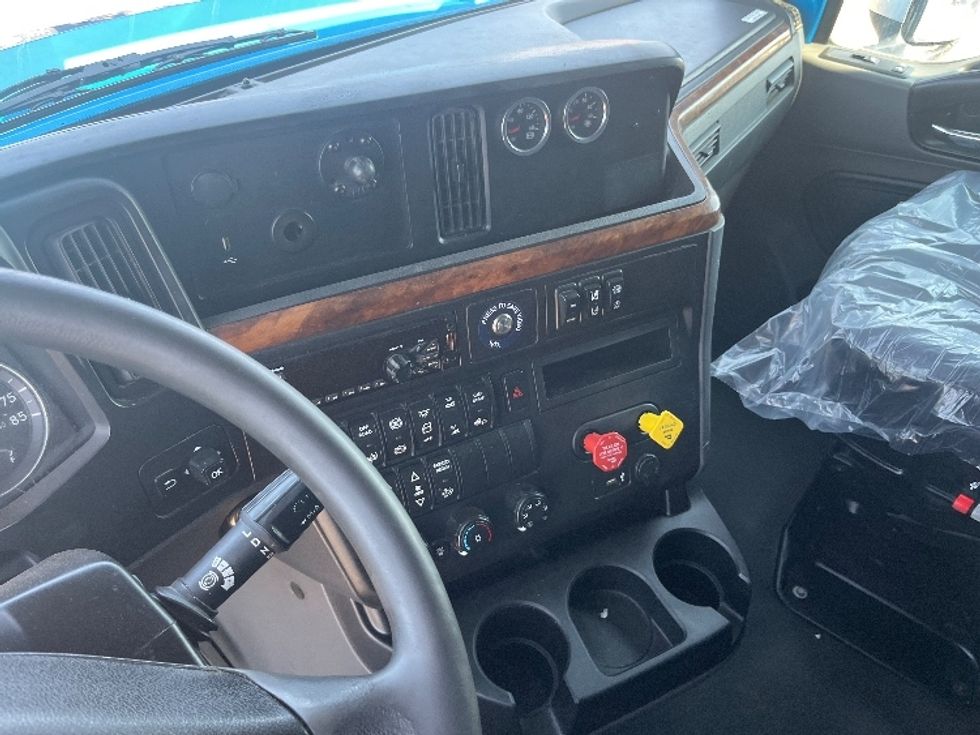 Sleeper Tractor-Heavy Duty Tractors-International-2020-LT625-El Paso-TX-715,534\n\t\tmiles-$ 30,500 - Image 10