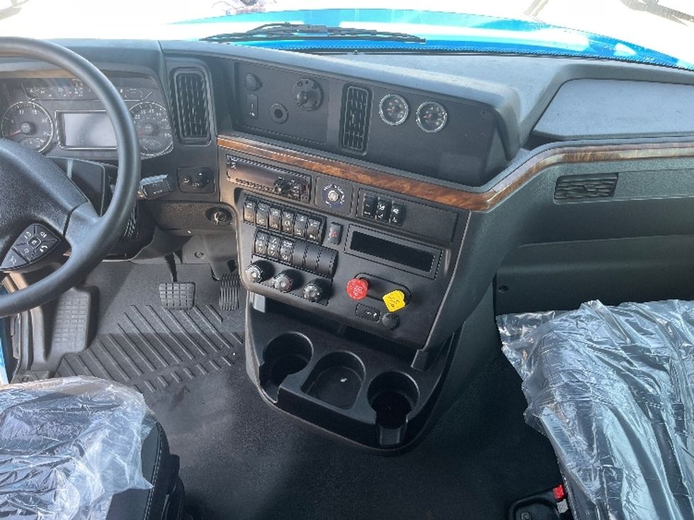 Sleeper Tractor-Heavy Duty Tractors-International-2020-LT625-El Paso-TX-715,534\n\t\tmiles-$ 30,500 - Image 12