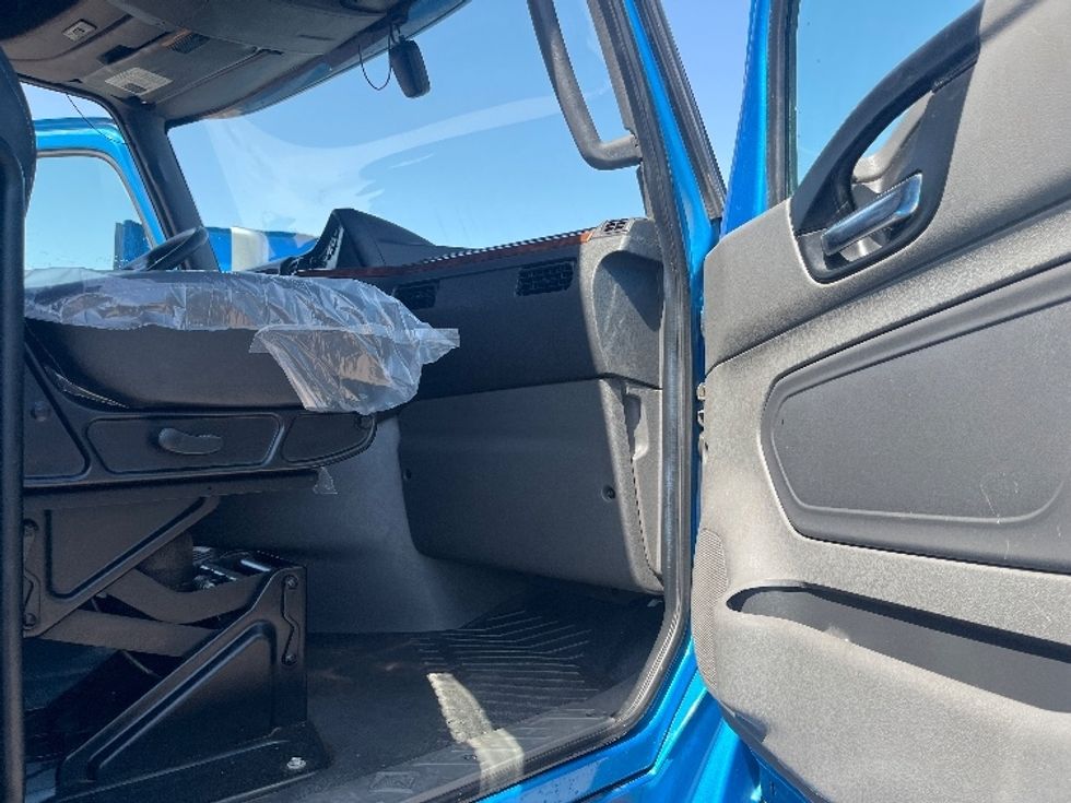 Sleeper Tractor-Heavy Duty Tractors-International-2020-LT625-El Paso-TX-715,534\n\t\tmiles-$ 30,500 - Image 13