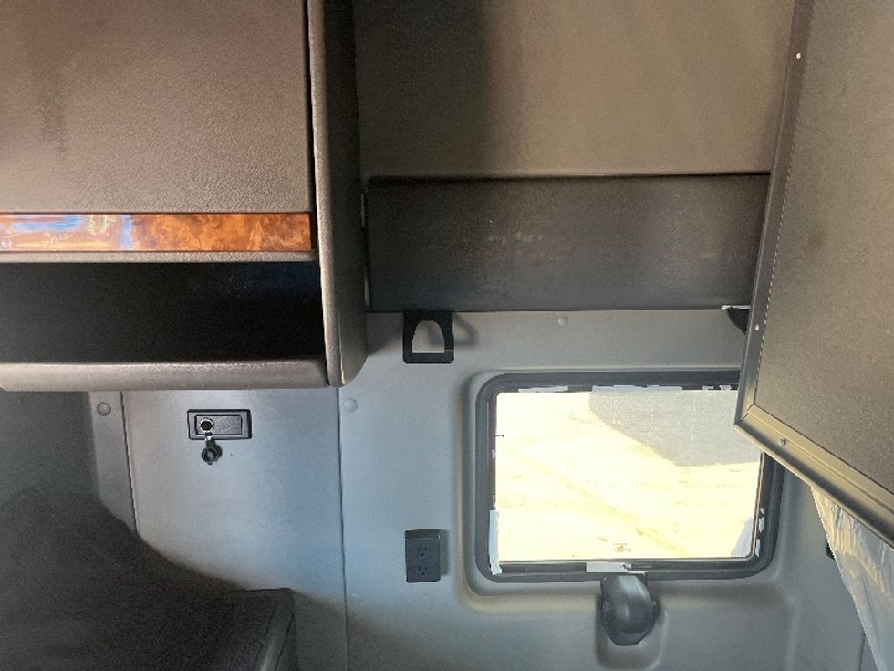 Sleeper Tractor-Heavy Duty Tractors-International-2020-LT625-El Paso-TX-715,534\n\t\tmiles-$ 30,500 - Image 19