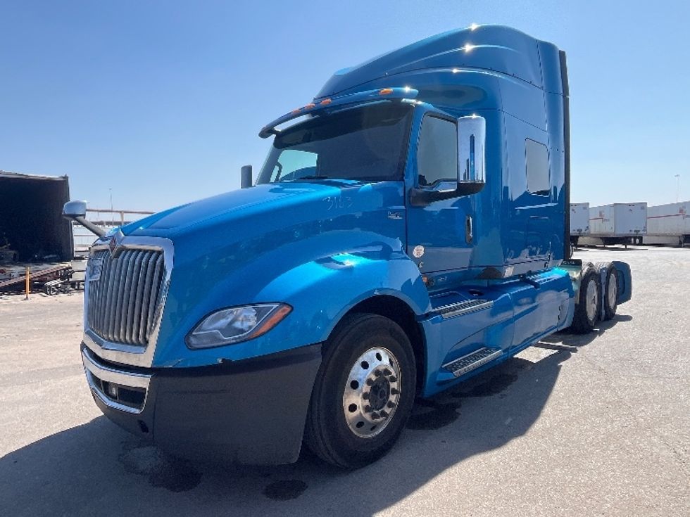 Sleeper Tractor-Heavy Duty Tractors-International-2020-LT625-El Paso-TX-715,534\n\t\tmiles-$ 30,500 - Image 3