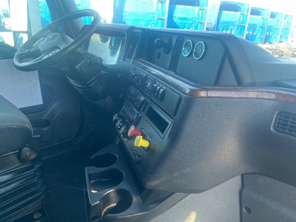Sleeper Tractor-Heavy Duty Tractors-International-2020-LT625-El Paso-TX-716,200\n\t\tmiles-$ 30,500 - Image 15