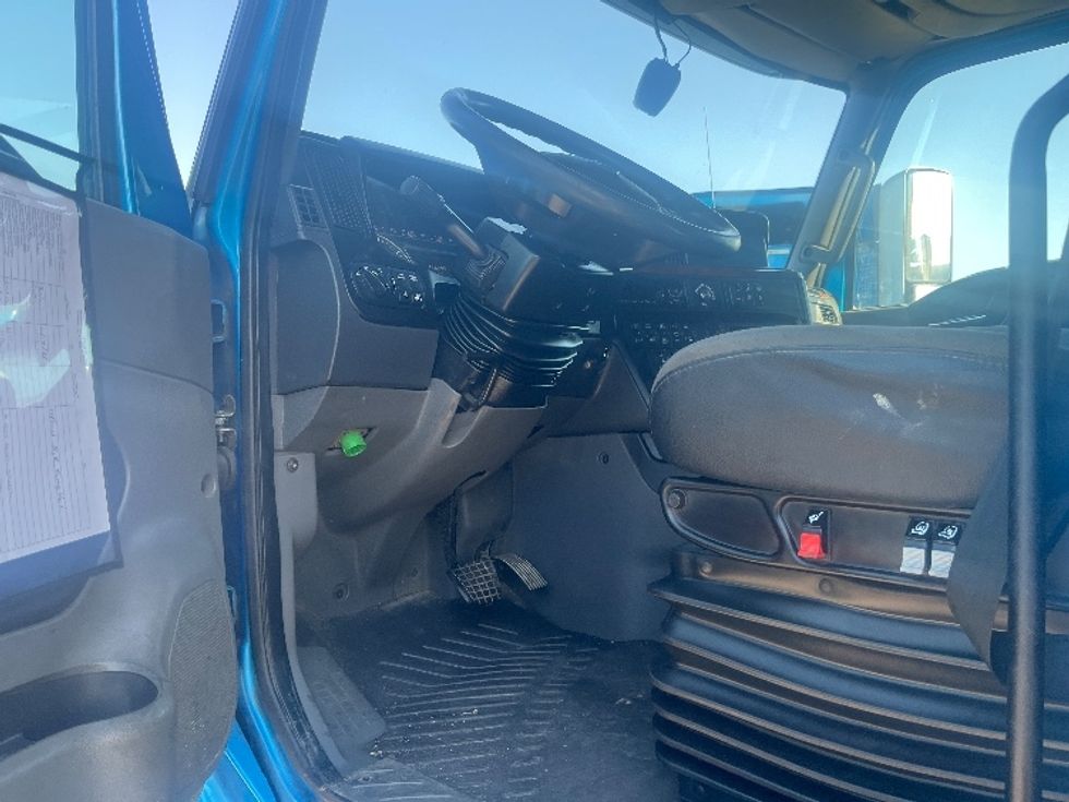 Sleeper Tractor-Heavy Duty Tractors-International-2020-LT625-El Paso-TX-716,200\n\t\tmiles-$ 30,500 - Image 9