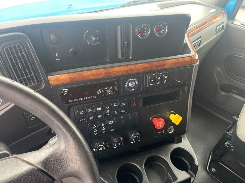 Sleeper Tractor-Heavy Duty Tractors-International-2020-LT625-El Paso-TX-716,766\n\t\tmiles-$ 30,500 - Image 10