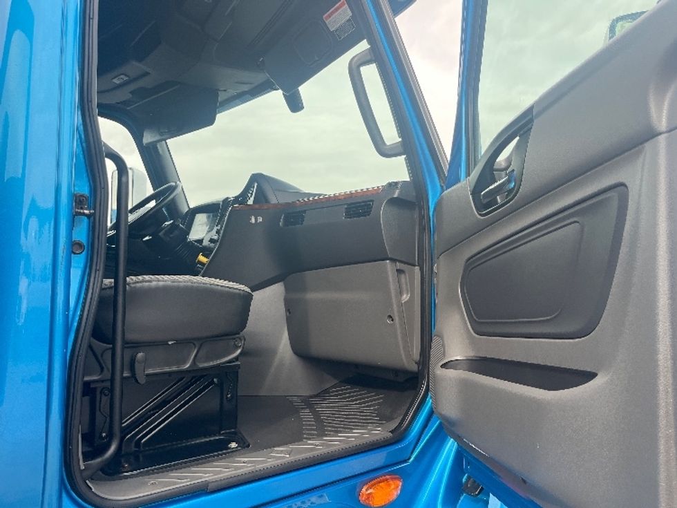 Sleeper Tractor-Heavy Duty Tractors-International-2020-LT625-El Paso-TX-716,766\n\t\tmiles-$ 30,500 - Image 13