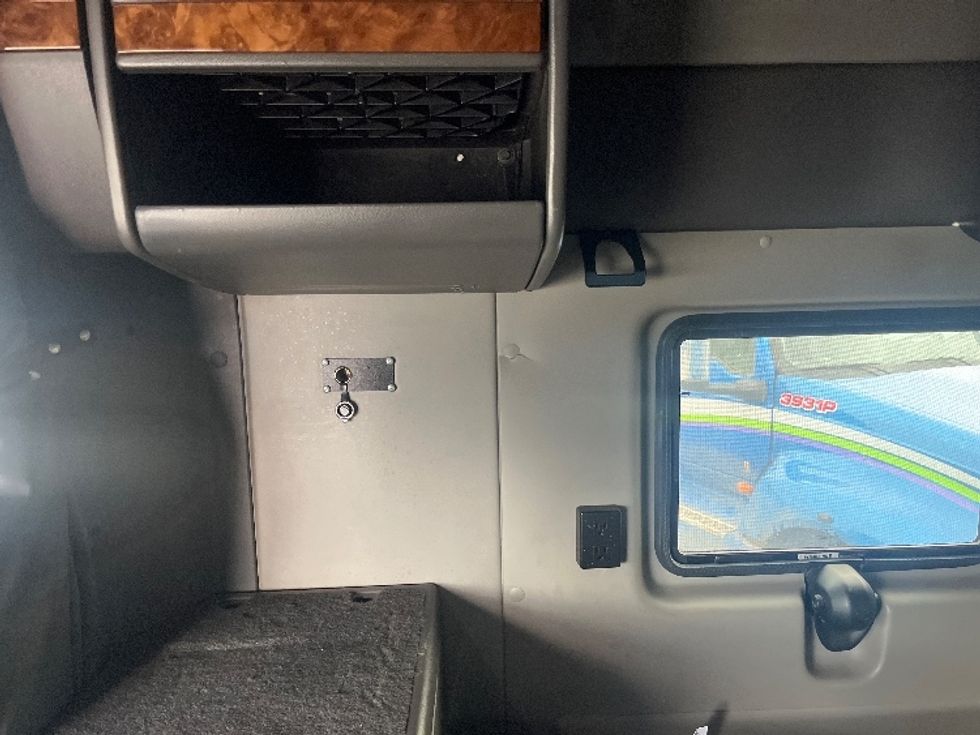 Sleeper Tractor-Heavy Duty Tractors-International-2020-LT625-El Paso-TX-716,766\n\t\tmiles-$ 30,500 - Image 19