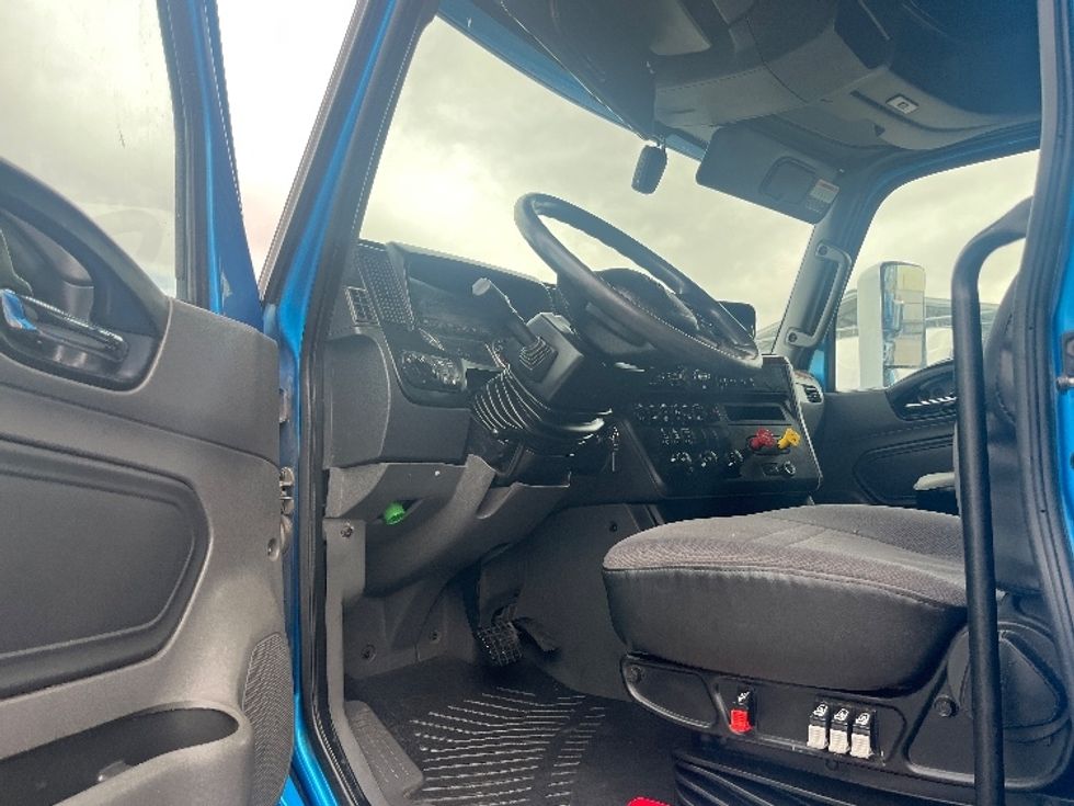 Sleeper Tractor-Heavy Duty Tractors-International-2020-LT625-El Paso-TX-716,766\n\t\tmiles-$ 30,500 - Image 9