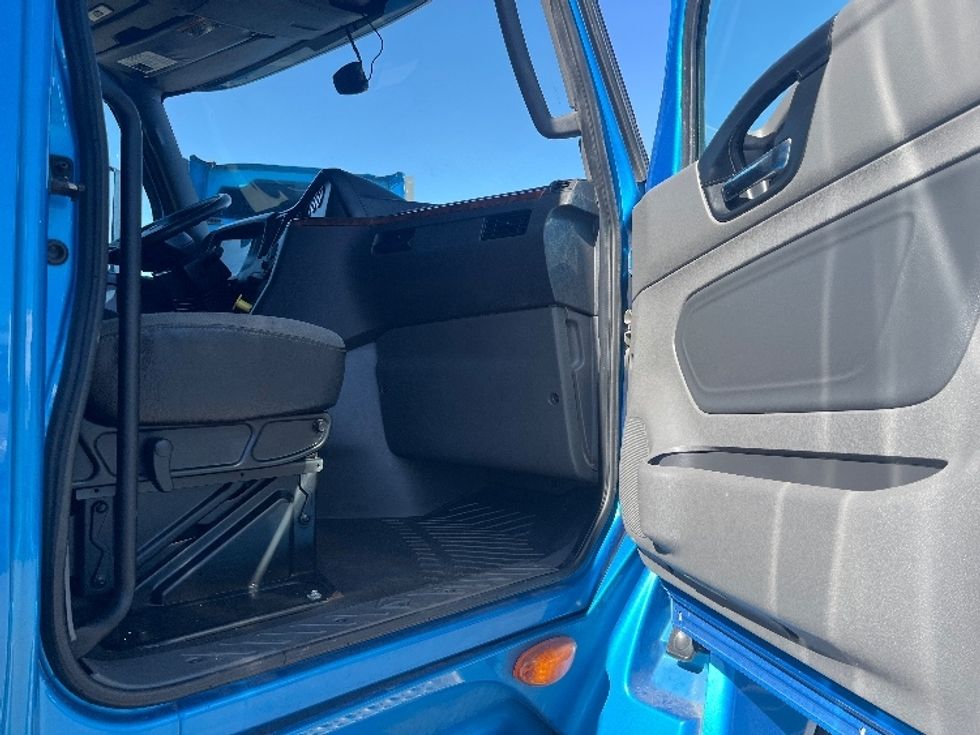 Sleeper Tractor-Heavy Duty Tractors-International-2020-LT625-El Paso-TX-721,935\n\t\tmiles-$ 30,250 - Image 13