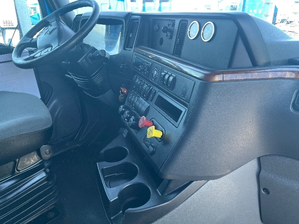 Sleeper Tractor-Heavy Duty Tractors-International-2020-LT625-El Paso-TX-721,935\n\t\tmiles-$ 30,250 - Image 15