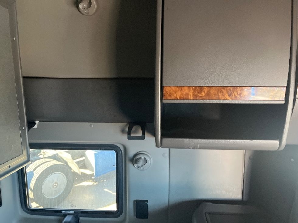 Sleeper Tractor-Heavy Duty Tractors-International-2020-LT625-El Paso-TX-721,935\n\t\tmiles-$ 30,250 - Image 18