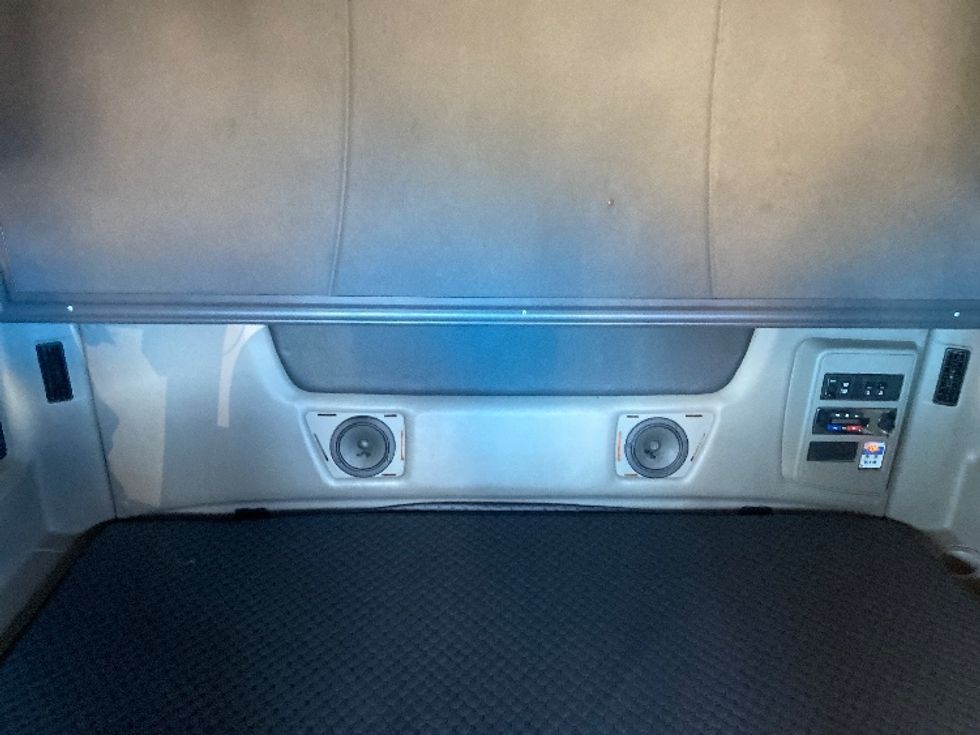 Sleeper Tractor-Heavy Duty Tractors-International-2020-LT625-El Paso-TX-723,061\n\t\tmiles-$ 30,000 - Image 16