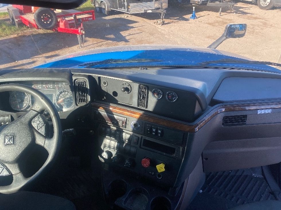 Sleeper Tractor-Heavy Duty Tractors-International-2020-LT625-El Paso-TX-723,482\n\t\tmiles-$ 40,250 - Image 12