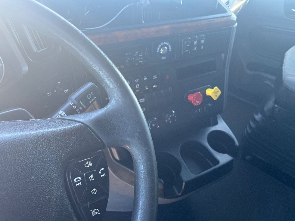 Sleeper Tractor-Heavy Duty Tractors-International-2020-LT625-El Paso-TX-723,820\n\t\tmiles-$ 30,000 - Image 10