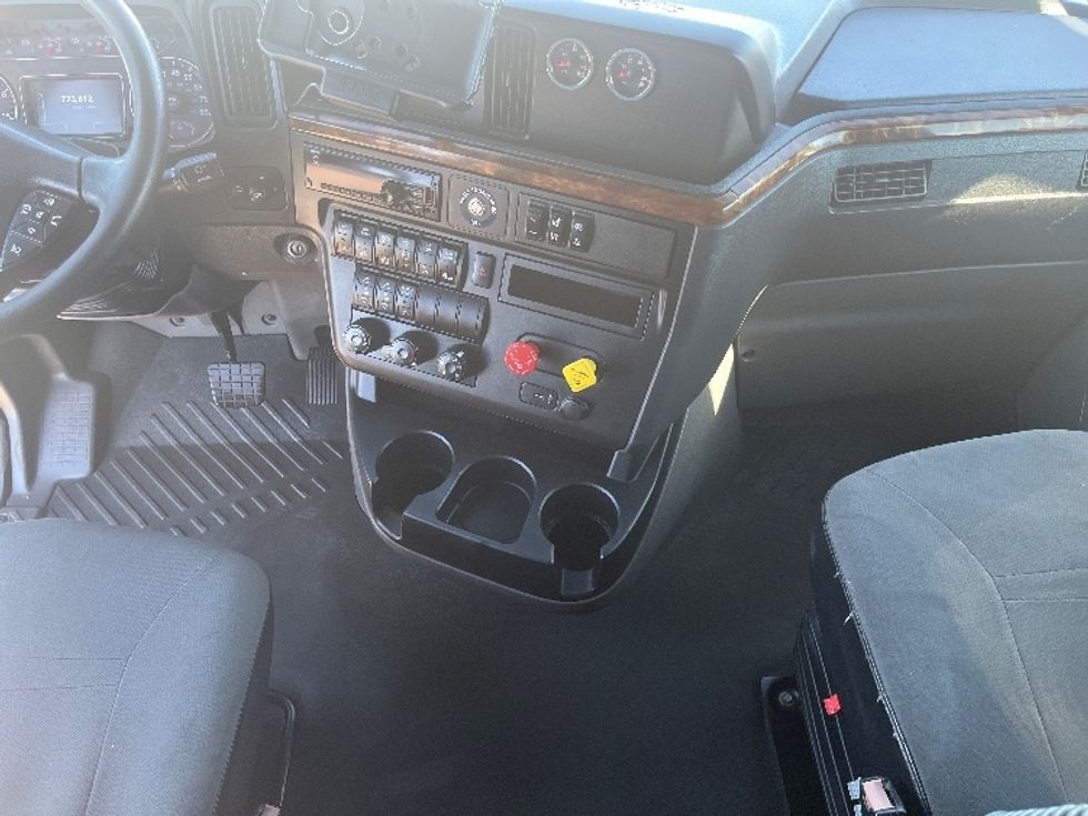 Sleeper Tractor-Heavy Duty Tractors-International-2020-LT625-El Paso-TX-723,820\n\t\tmiles-$ 30,000 - Image 12
