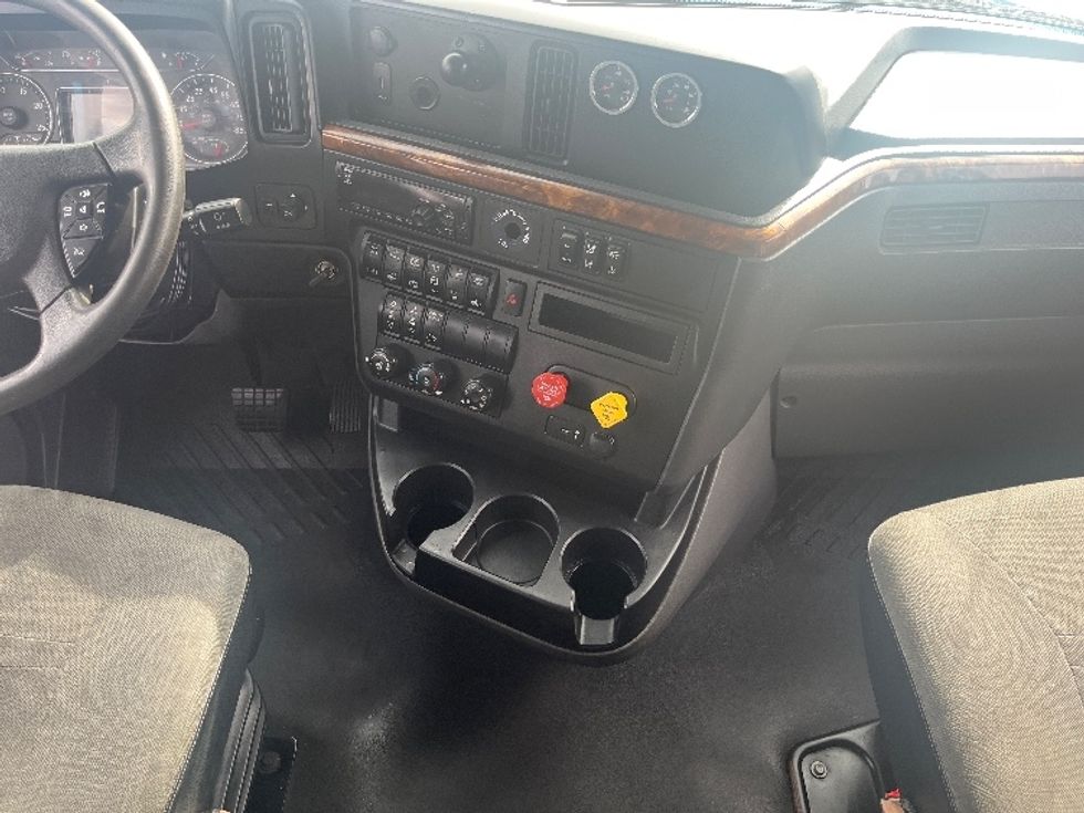Sleeper Tractor-Heavy Duty Tractors-International-2020-LT625-El Paso-TX-724,567\n\t\tmiles-$ 30,000 - Image 12