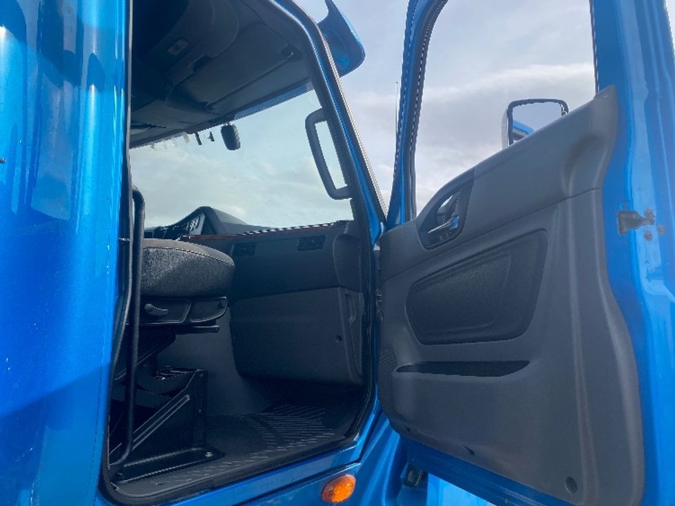 Sleeper Tractor-Heavy Duty Tractors-International-2020-LT625-El Paso-TX-724,567\n\t\tmiles-$ 30,000 - Image 13