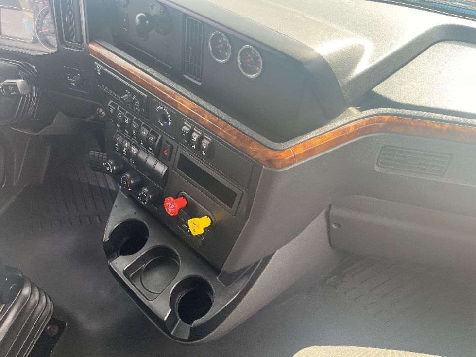 Sleeper Tractor-Heavy Duty Tractors-International-2020-LT625-El Paso-TX-724,567\n\t\tmiles-$ 30,000 - Image 15