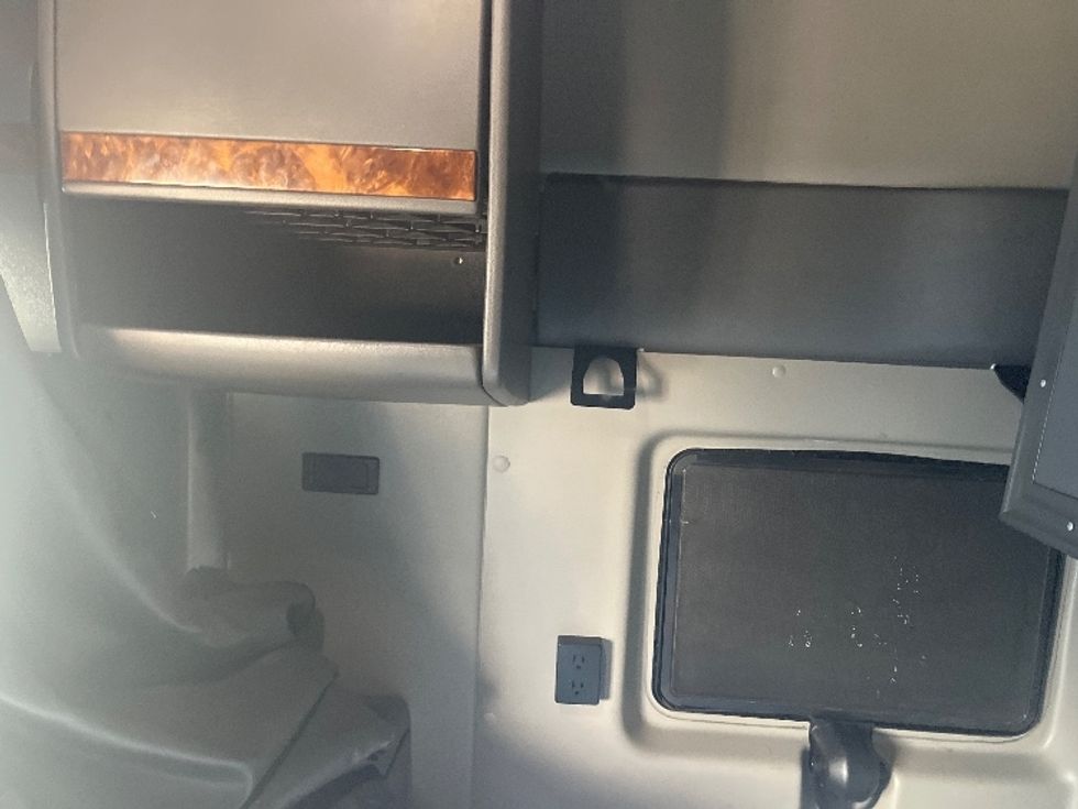 Sleeper Tractor-Heavy Duty Tractors-International-2020-LT625-El Paso-TX-724,567\n\t\tmiles-$ 30,000 - Image 19