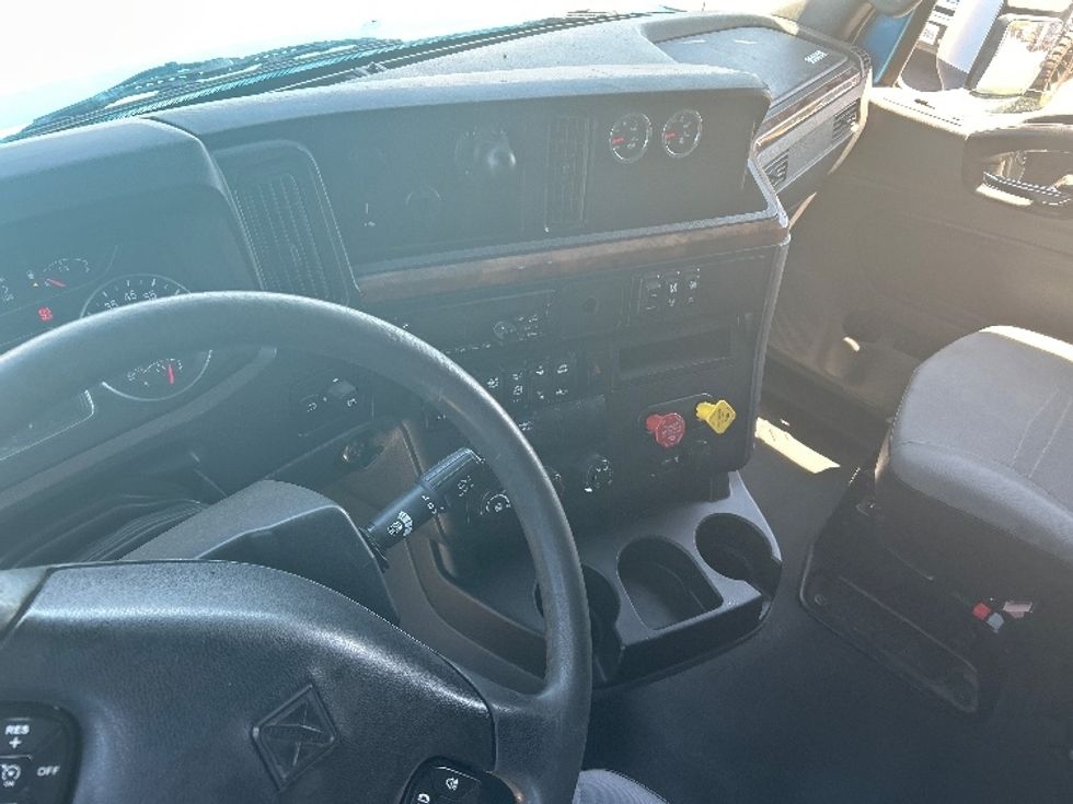 Sleeper Tractor-Heavy Duty Tractors-International-2020-LT625-El Paso-TX-725,675\n\t\tmiles-$ 29,000 - Image 10