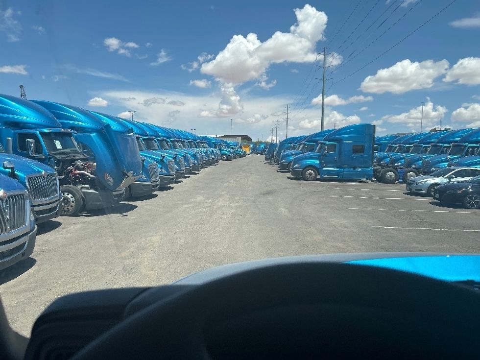 Sleeper Tractor-Heavy Duty Tractors-International-2020-LT625-El Paso-TX-725,675\n\t\tmiles-$ 29,000 - Image 11