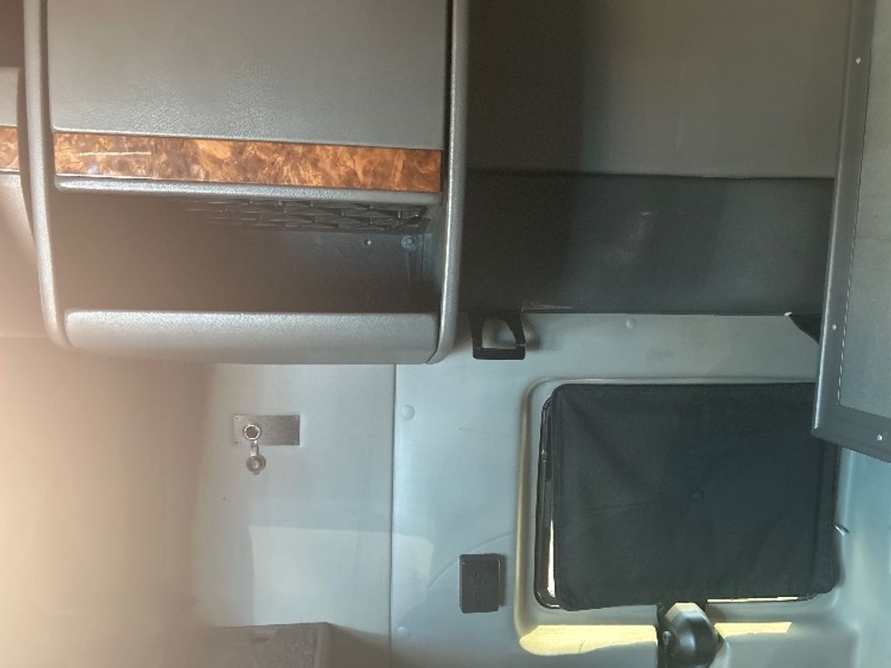 Sleeper Tractor-Heavy Duty Tractors-International-2020-LT625-El Paso-TX-725,675\n\t\tmiles-$ 29,000 - Image 19