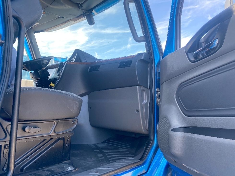 Sleeper Tractor-Heavy Duty Tractors-International-2020-LT625-El Paso-TX-727,581\n\t\tmiles-$ 29,750 - Image 13