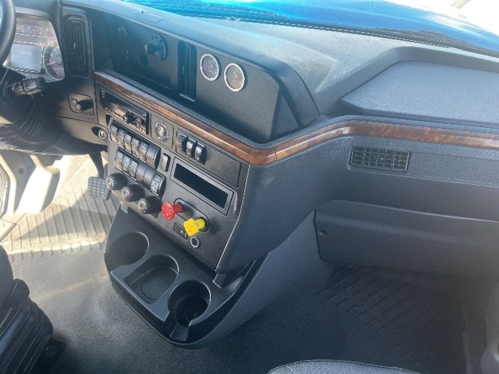 Sleeper Tractor-Heavy Duty Tractors-International-2020-LT625-El Paso-TX-727,581\n\t\tmiles-$ 29,750 - Image 15