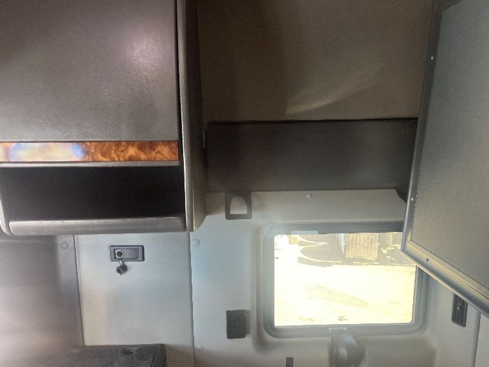 Sleeper Tractor-Heavy Duty Tractors-International-2020-LT625-El Paso-TX-727,581\n\t\tmiles-$ 29,750 - Image 19