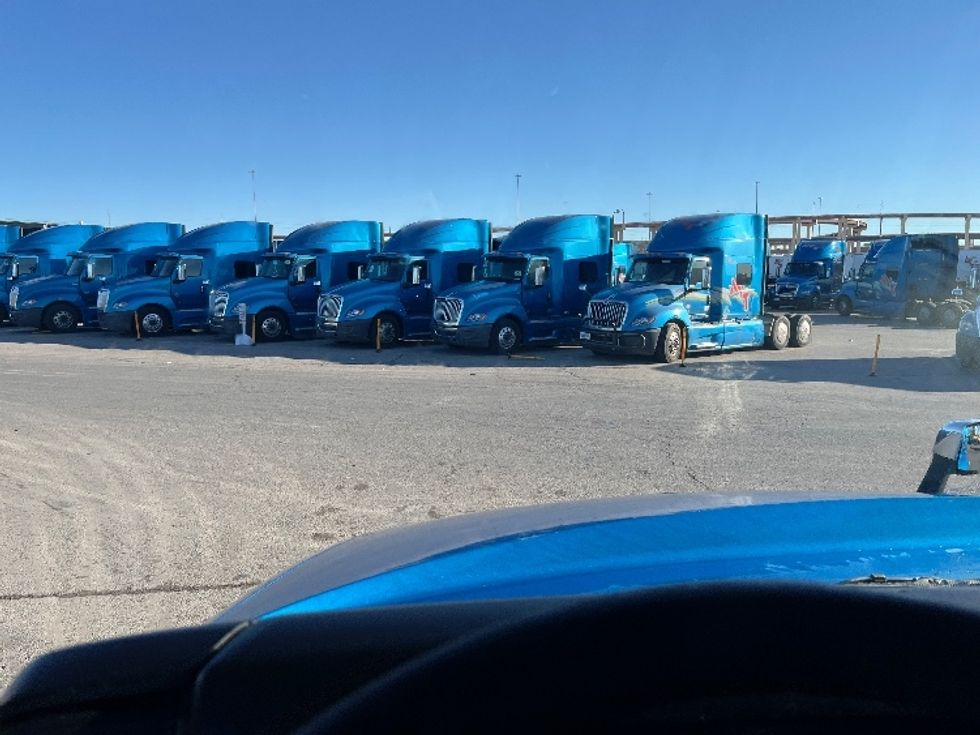 2020 International LT625 LT photo 10
