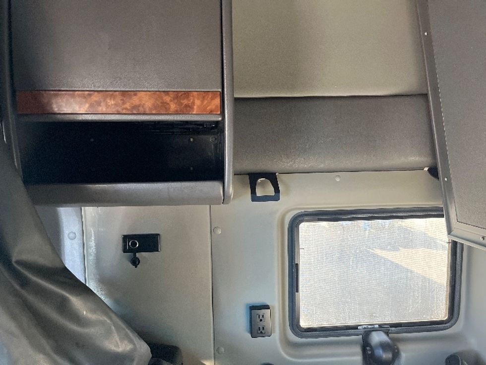 2020 International LT625 LT photo 16
