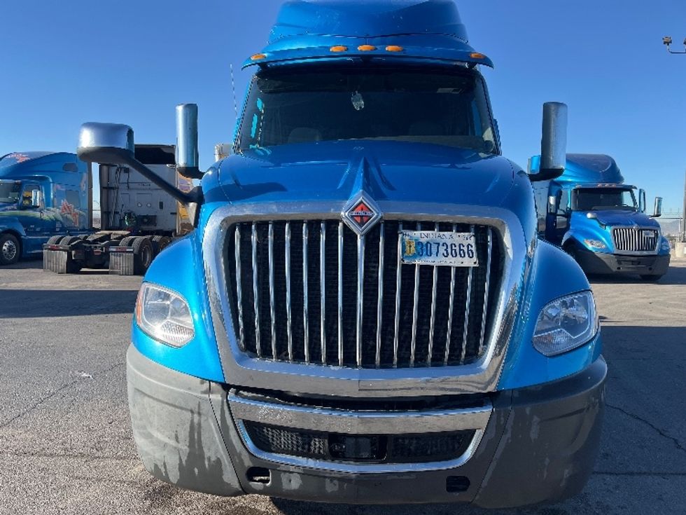 2020 International LT625 LT photo 2