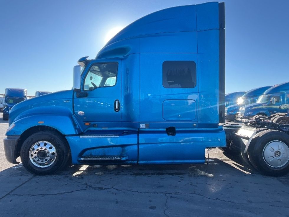 2020 International LT625 LT photo 4