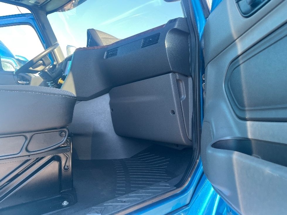 Sleeper Tractor-Heavy Duty Tractors-International-2020-LT625-El Paso-TX-730,533\n\t\tmiles-$ 29,500 - Image 13