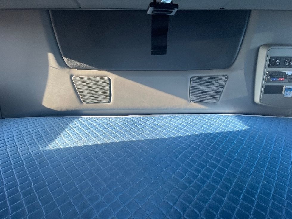 Sleeper Tractor-Heavy Duty Tractors-International-2020-LT625-El Paso-TX-730,533\n\t\tmiles-$ 29,500 - Image 16