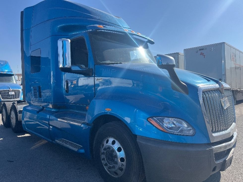 Sleeper Tractor-Heavy Duty Tractors-International-2020-LT625-El Paso-TX-731,620\n\t\tmiles-$ 29,500 - Image 1