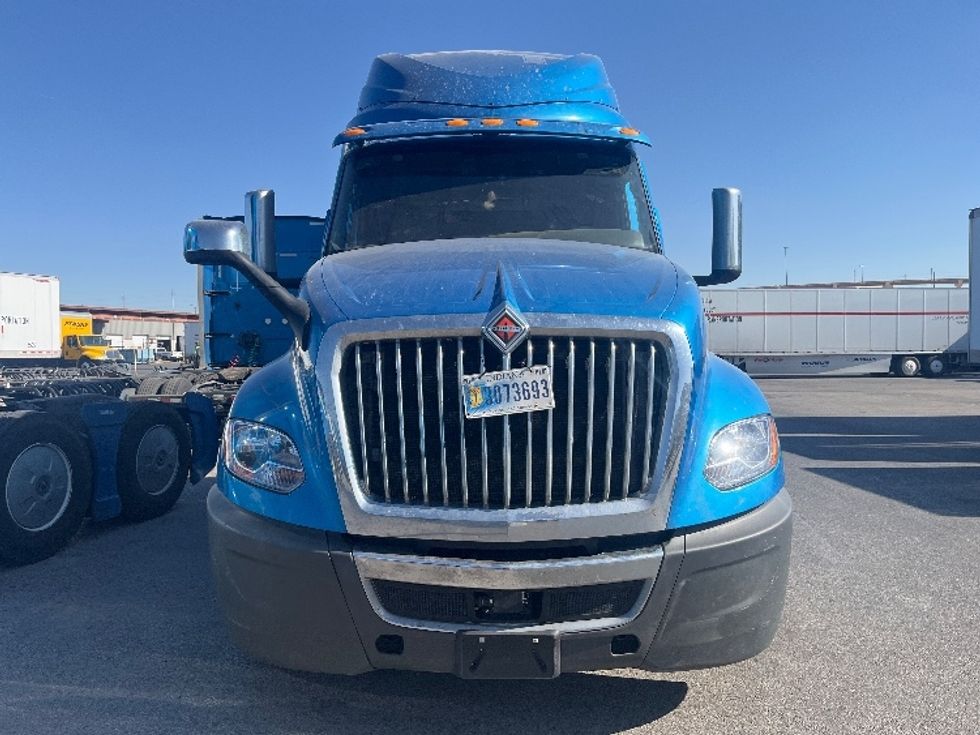 Sleeper Tractor-Heavy Duty Tractors-International-2020-LT625-El Paso-TX-731,620\n\t\tmiles-$ 29,500 - Image 2