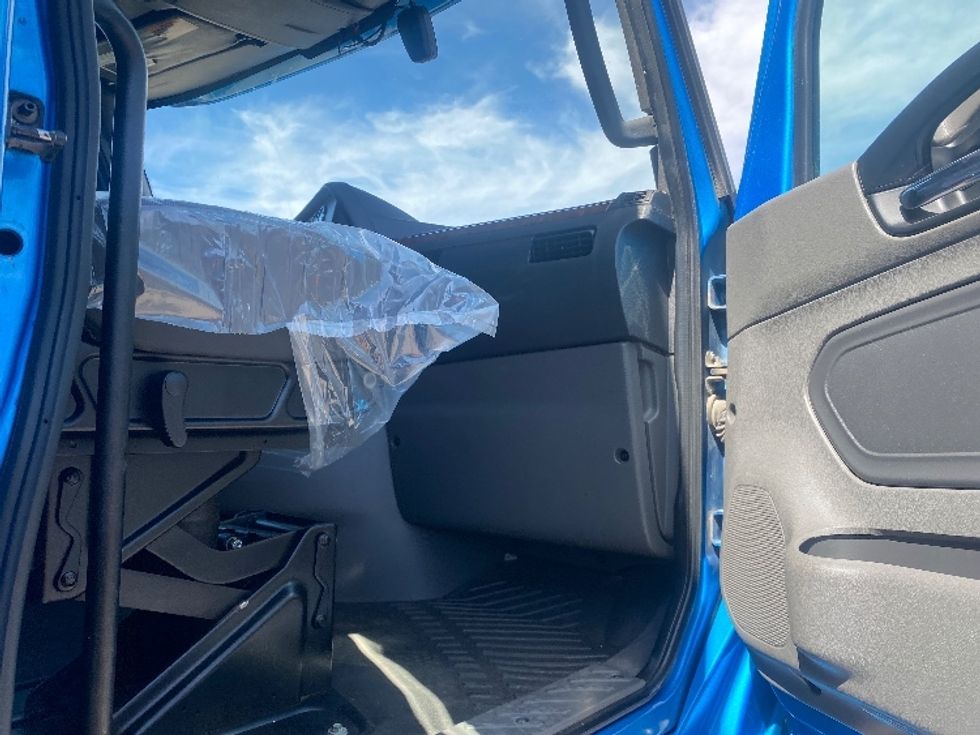 2020 International LT625 LT photo 13