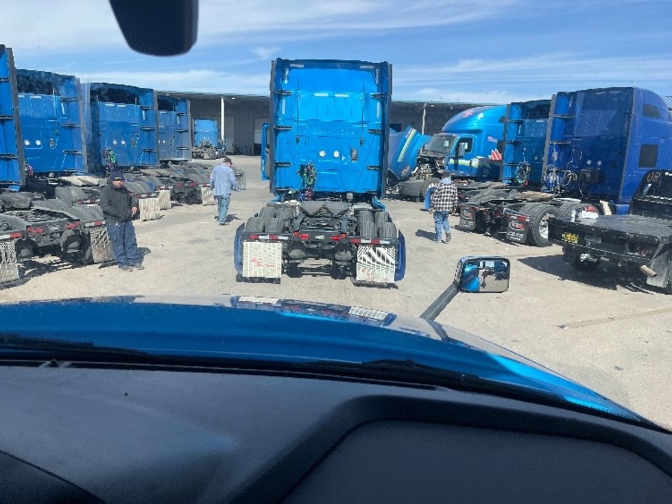 2020 International LT625 LT photo 14