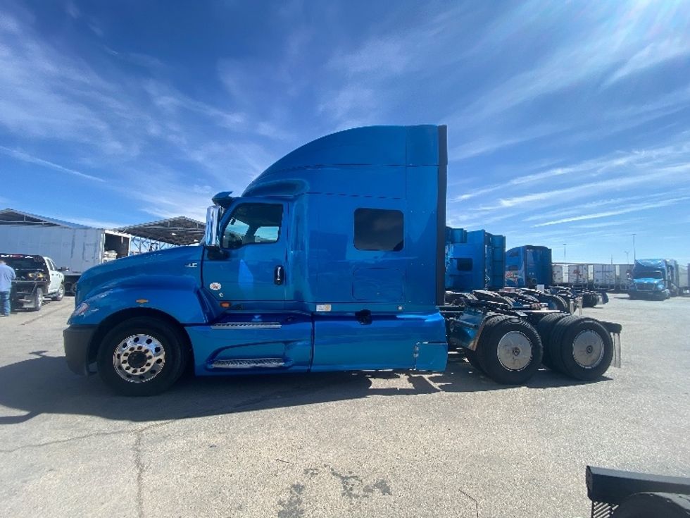 2020 International LT625 LT photo 4