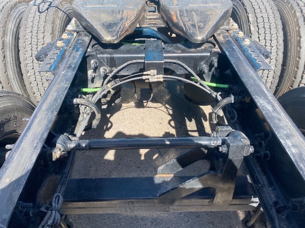2020 International LT625 LT photo 6