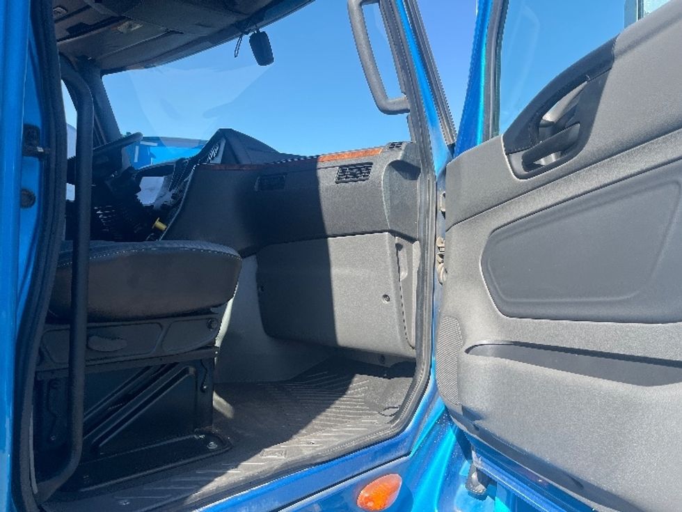Sleeper Tractor-Heavy Duty Tractors-International-2020-LT625-El Paso-TX-733,257\n\t\tmiles-$ 29,500 - Image 13