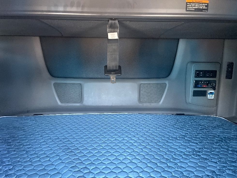 Sleeper Tractor-Heavy Duty Tractors-International-2020-LT625-El Paso-TX-733,257\n\t\tmiles-$ 29,500 - Image 16