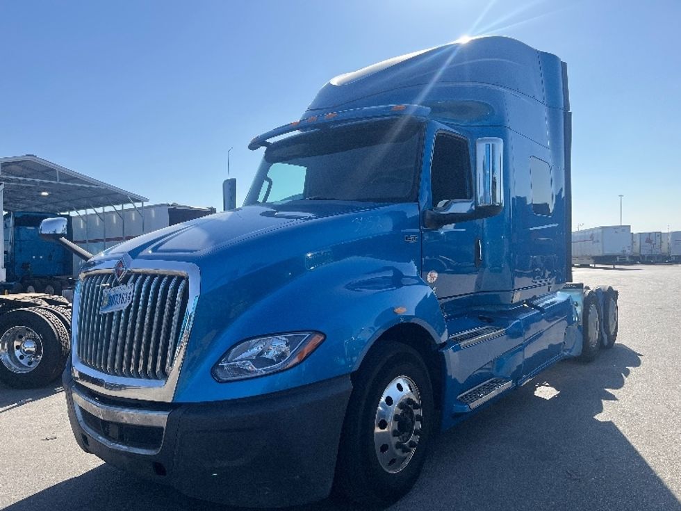 Sleeper Tractor-Heavy Duty Tractors-International-2020-LT625-El Paso-TX-733,257\n\t\tmiles-$ 29,500 - Image 3