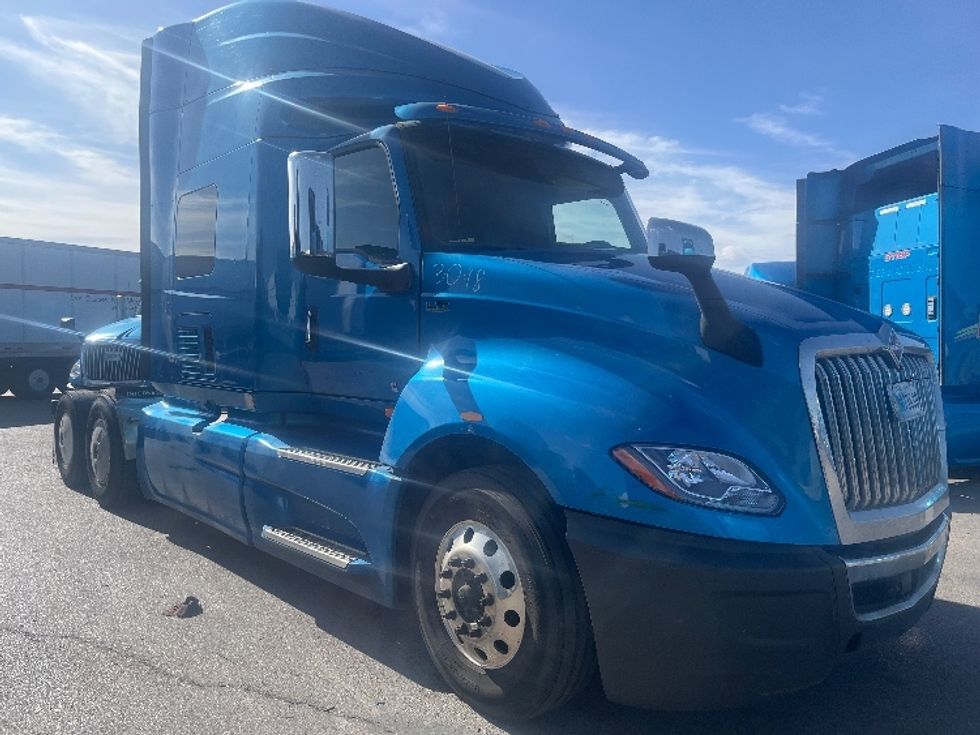 Sleeper Tractor-Heavy Duty Tractors-International-2020-LT625-El Paso-TX-733,793\n\t\tmiles-$ 29,250 - Image 1