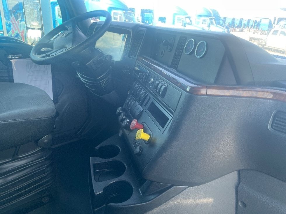 Sleeper Tractor-Heavy Duty Tractors-International-2020-LT625-El Paso-TX-733,793\n\t\tmiles-$ 29,250 - Image 15