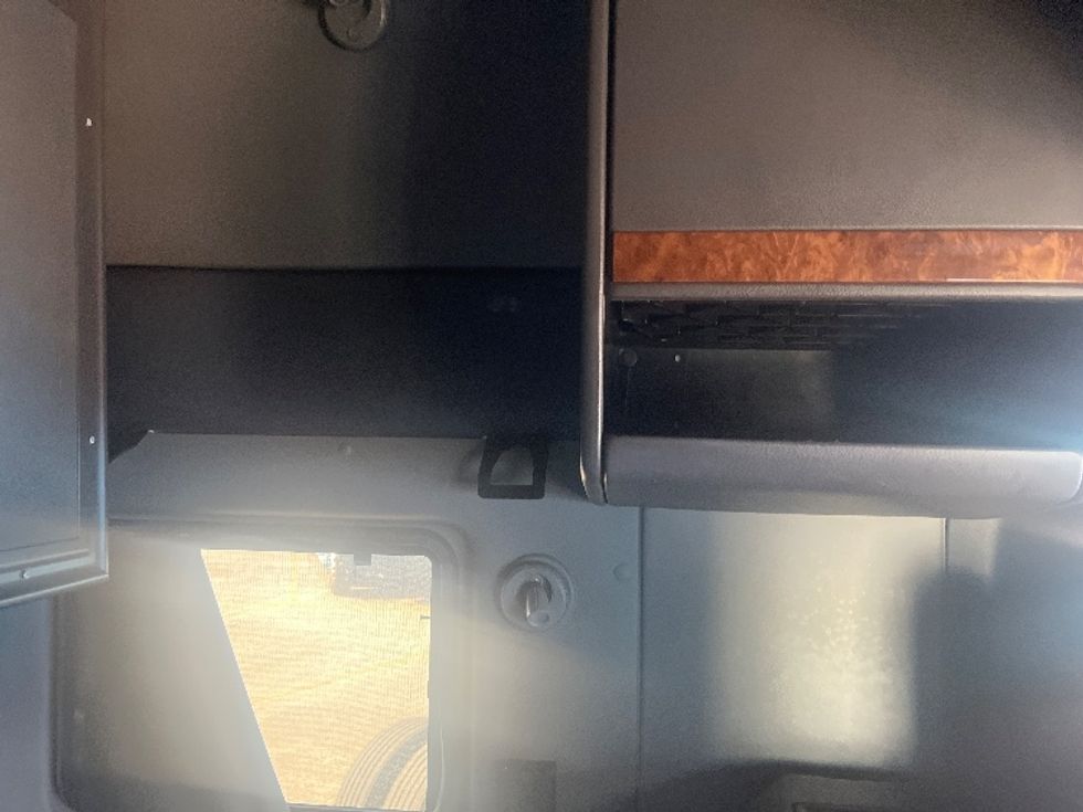 Sleeper Tractor-Heavy Duty Tractors-International-2020-LT625-El Paso-TX-733,793\n\t\tmiles-$ 29,250 - Image 18